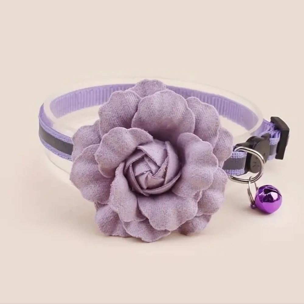 🎁GIFTED FREE IN BUNDLE ORDER🪻 Purple Flower Adjustable Break Away Safe Collar
